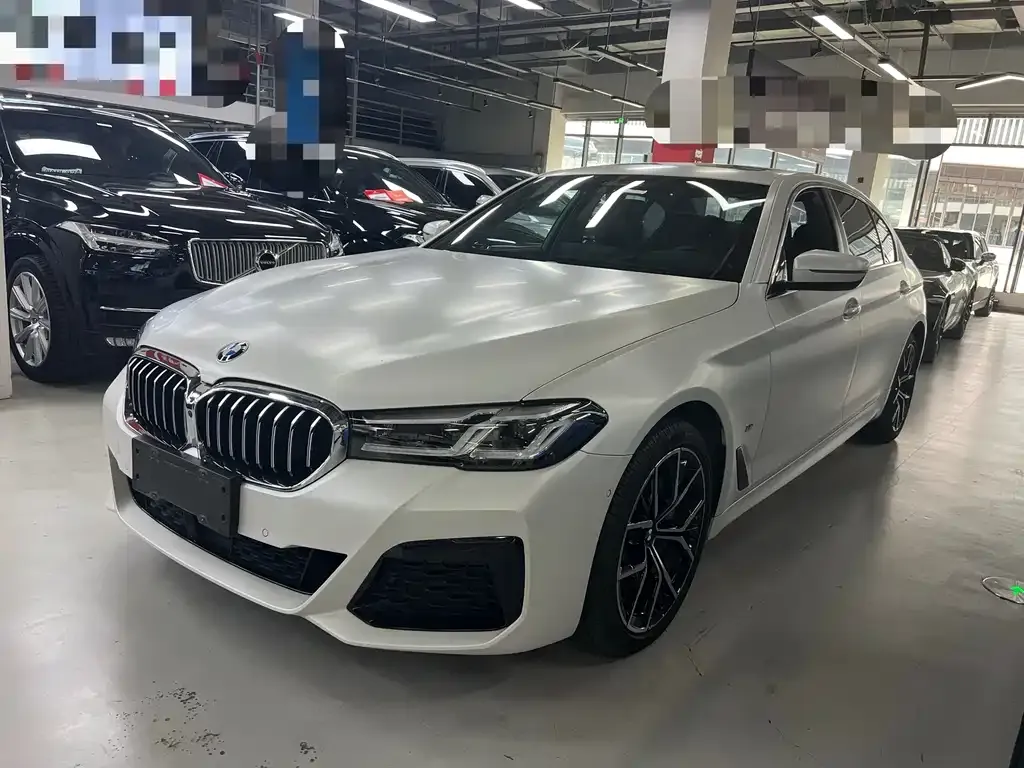 BMW 5 Series — фото 1