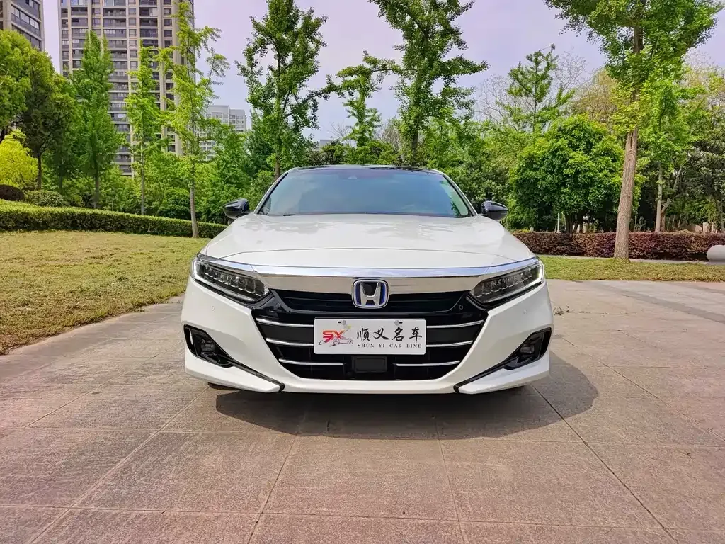 Honda Accord — фото 10
