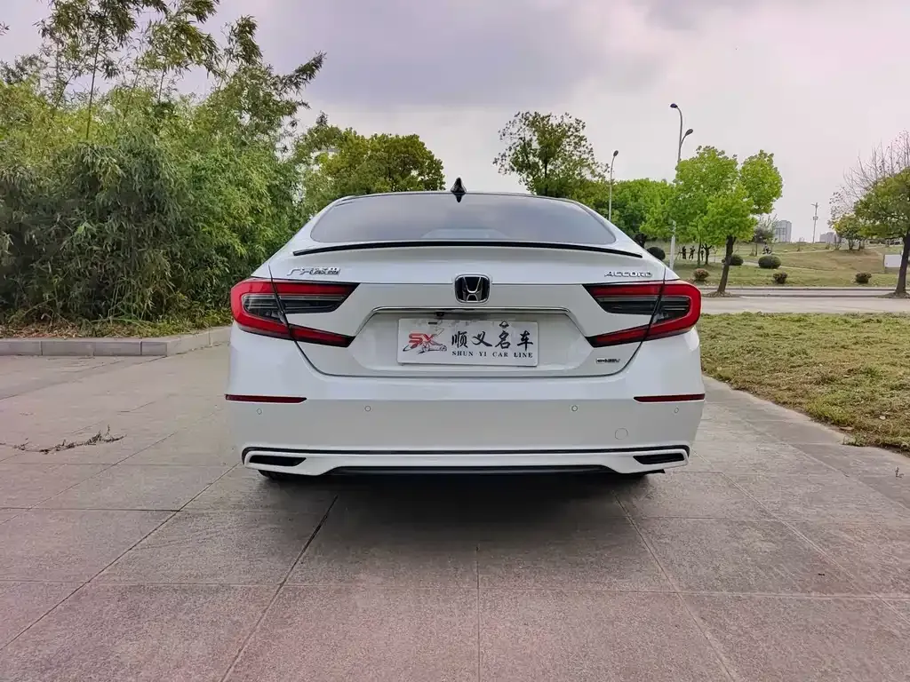 Honda Accord — фото 6