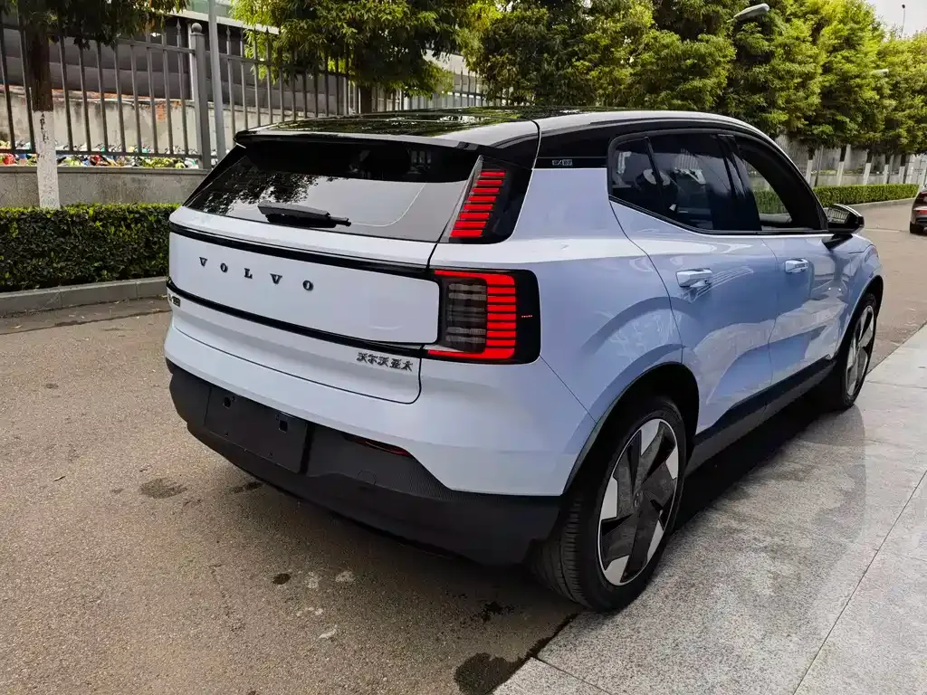 Volvo EX30 2024 из CN, фото 10