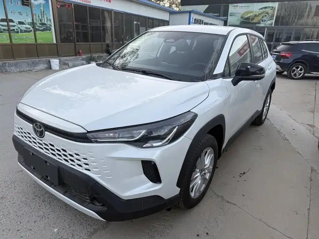 Toyota Corolla Cross — фото 1
