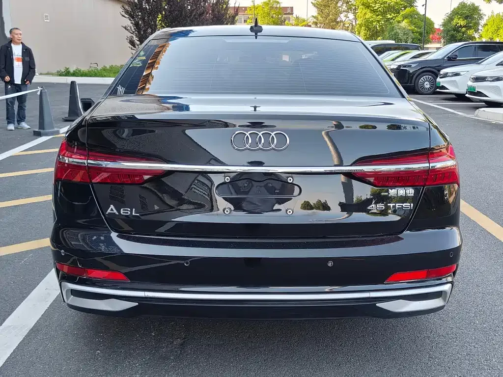 Audi A6L 2023 из CN, фото 4