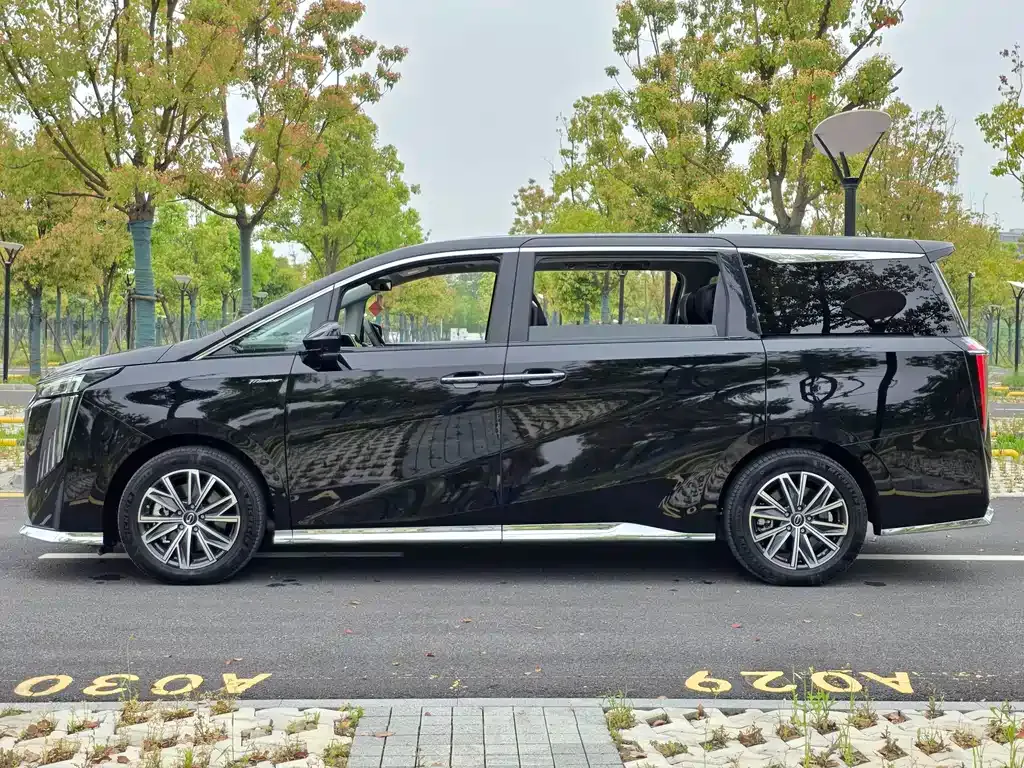 GAC Motor Trumpchi M8 — фото 7