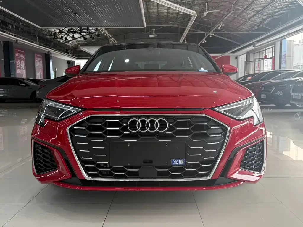 Audi A3 — фото 1