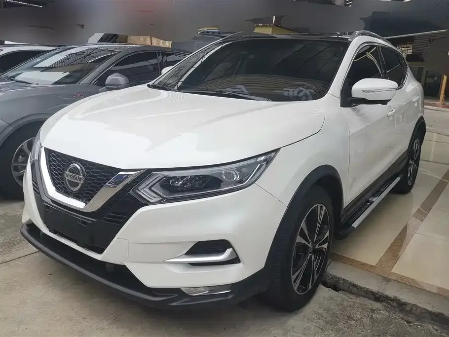 Nissan Qashqai — фото 1