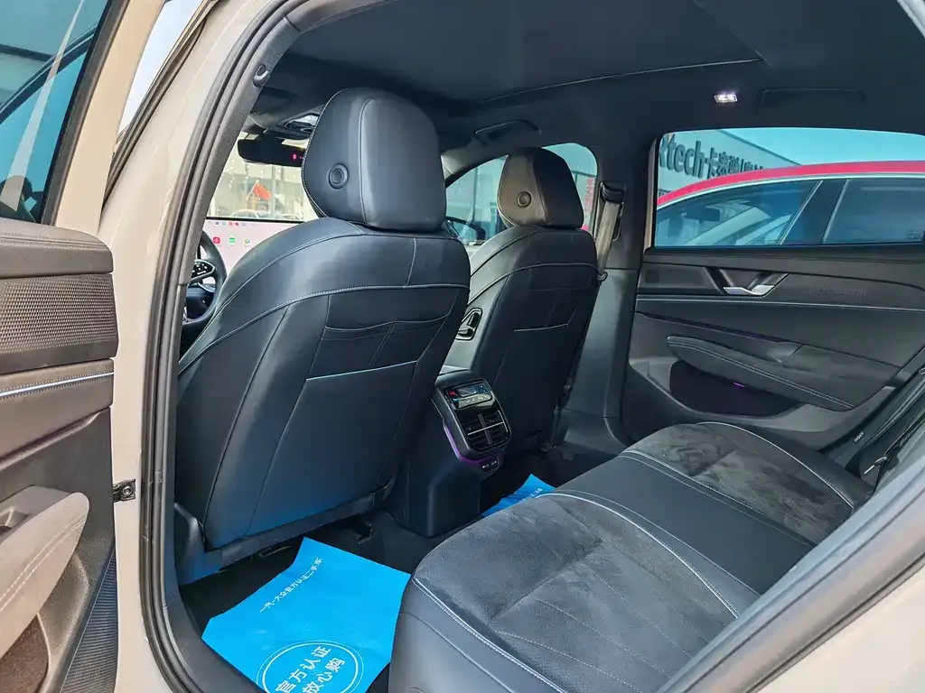 Volkswagen Passat — фото 9