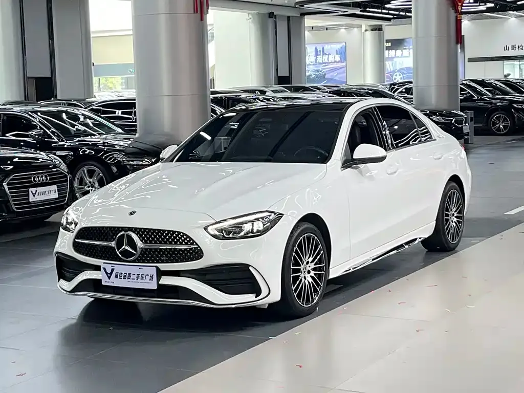 Mercedes-Benz C-Class — фото 1