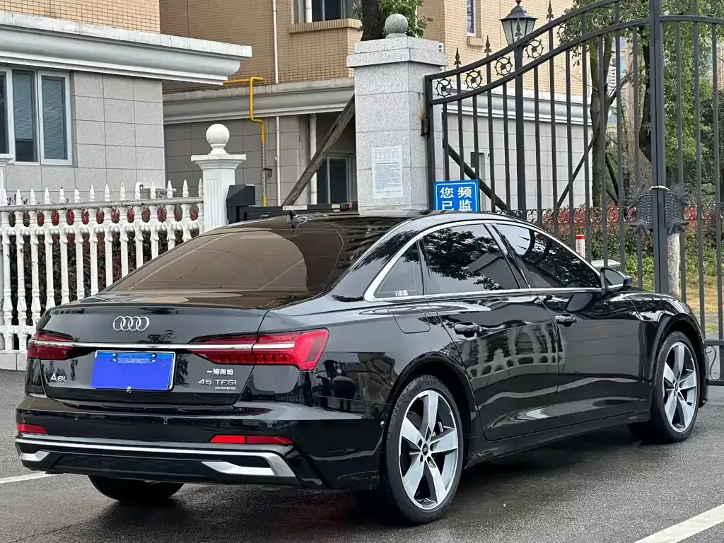 Audi A6L — фото 6