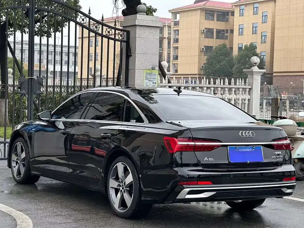 Audi A6L — фото 8