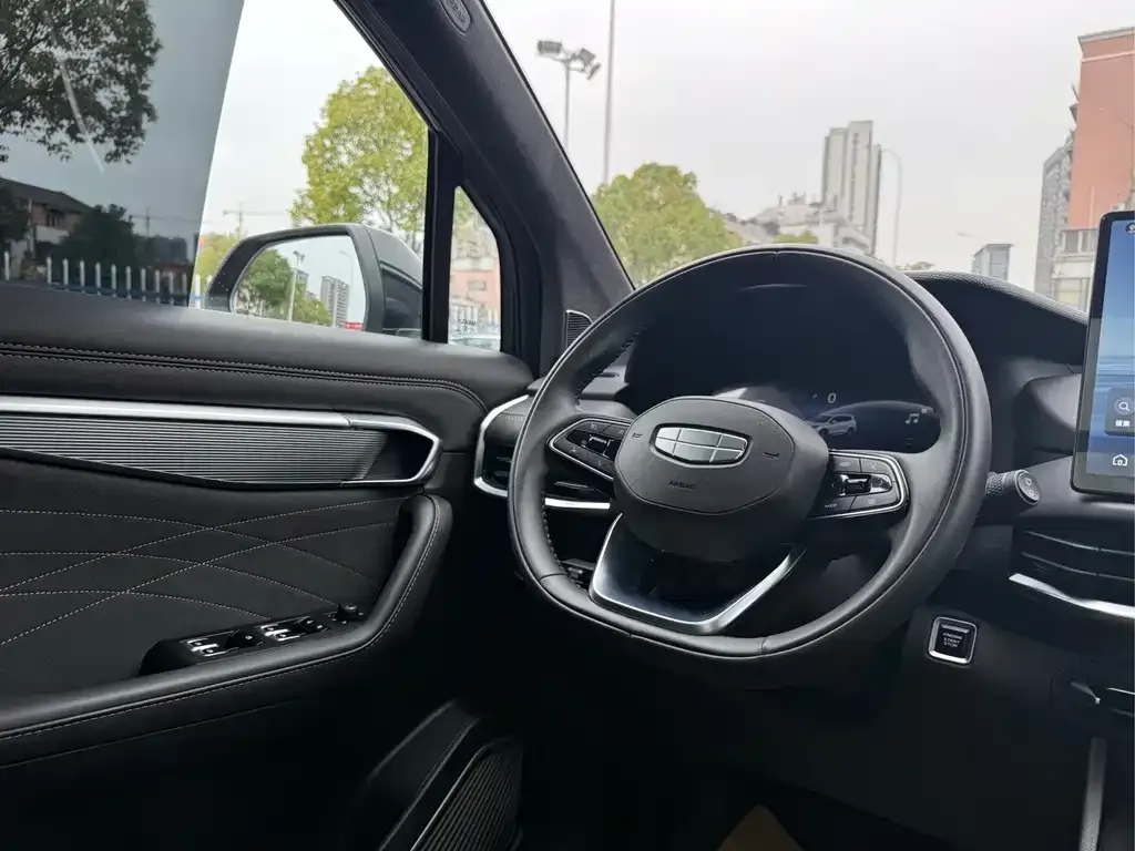 Geely Haoyue L 2025 из CN, фото 2