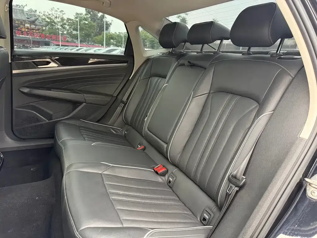 Volkswagen Passat — фото 8