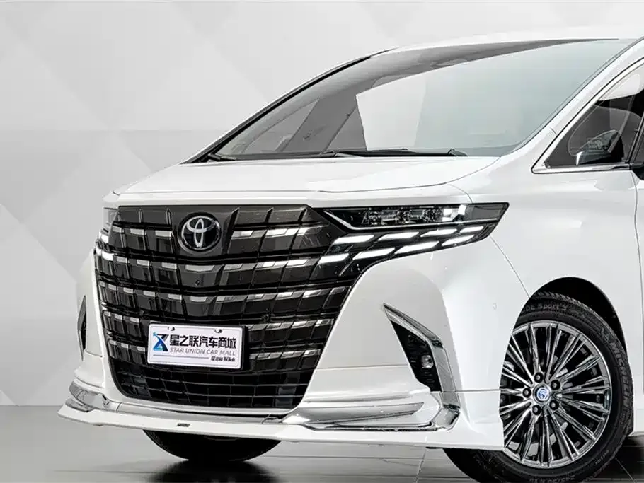 Toyota Alphard — фото 9