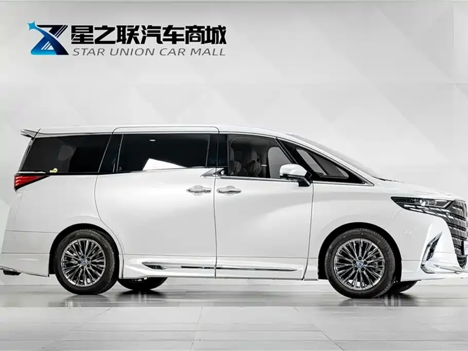Toyota Alphard — фото 5