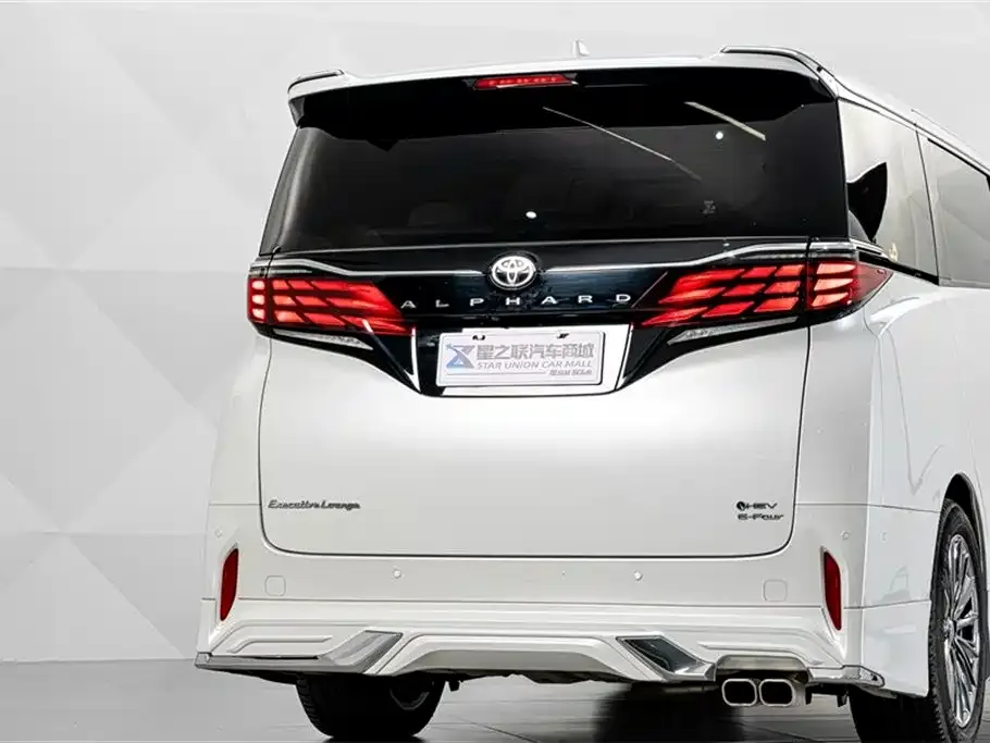 Toyota Alphard — фото 2