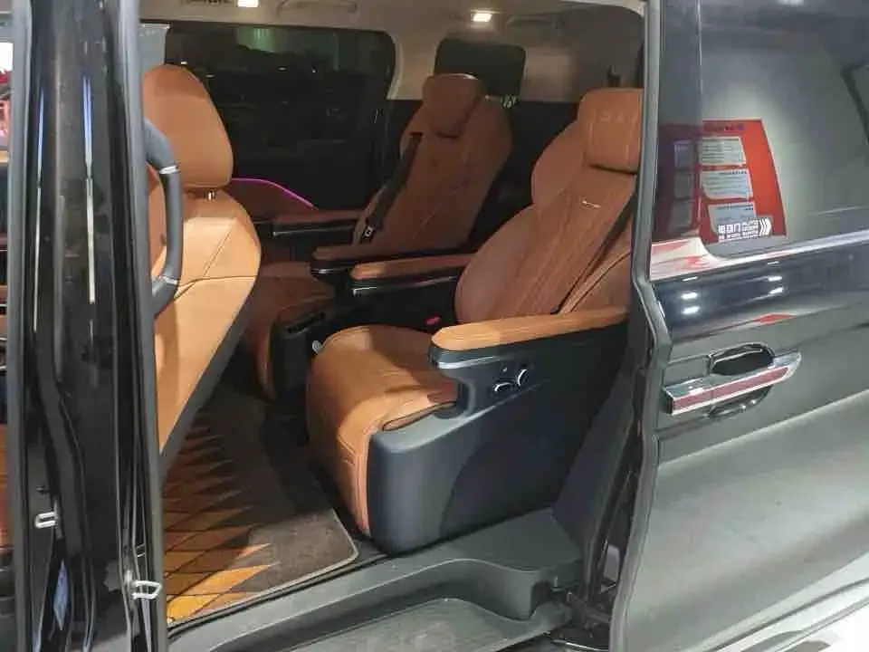 Hongqi HQ9 2023 из CN, фото 3