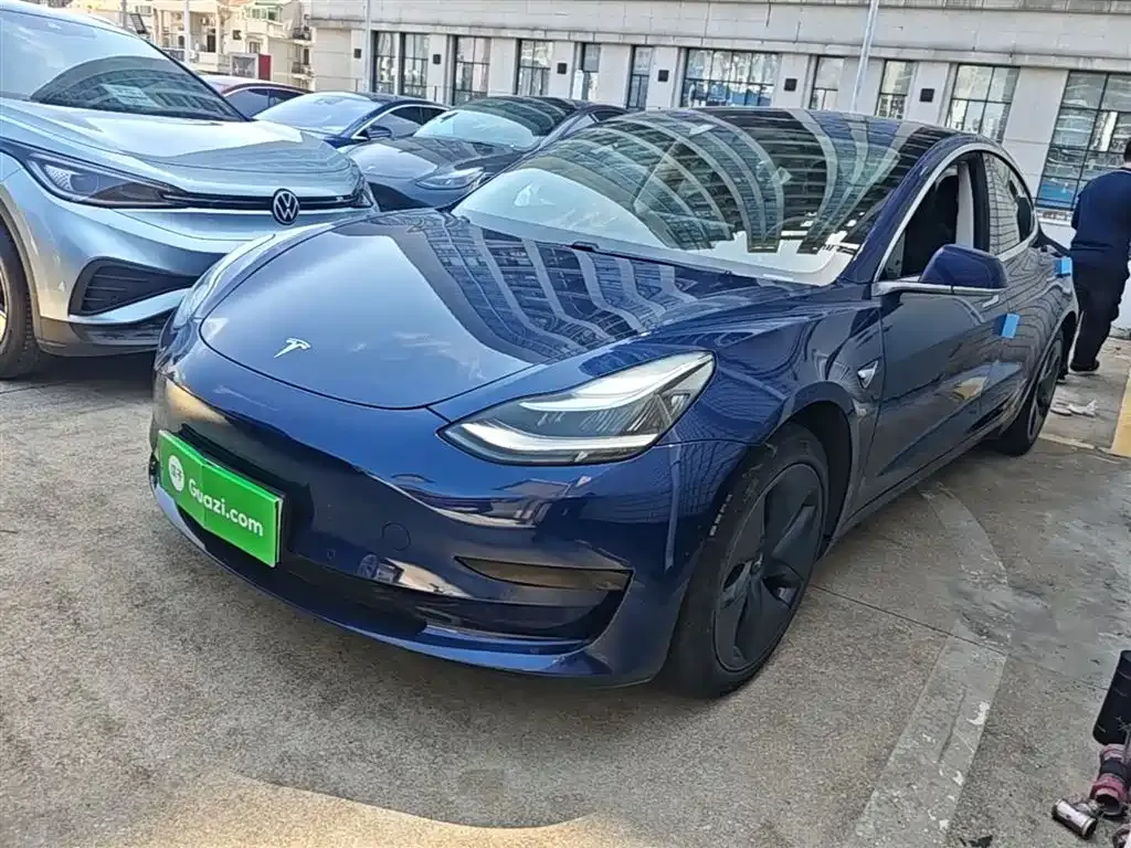 Tesla Model 3 — фото 7