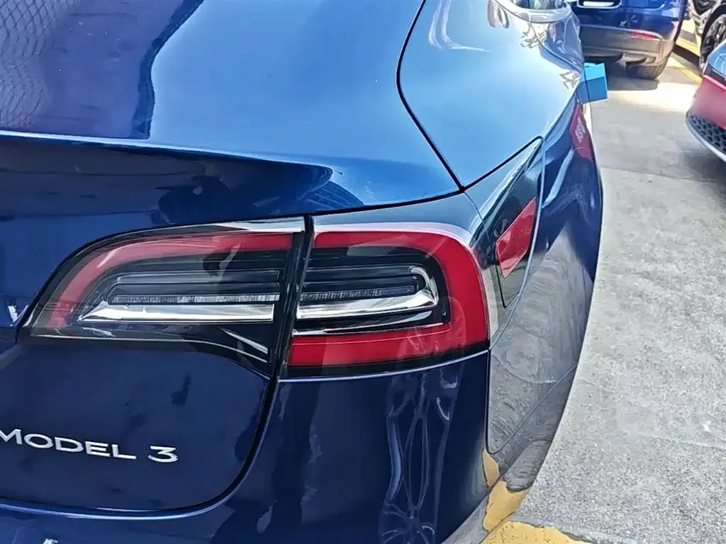 Tesla Model 3 — фото 6