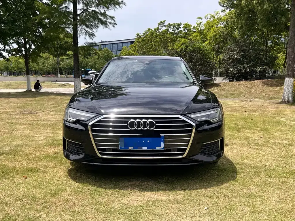 Audi A6L — фото 1