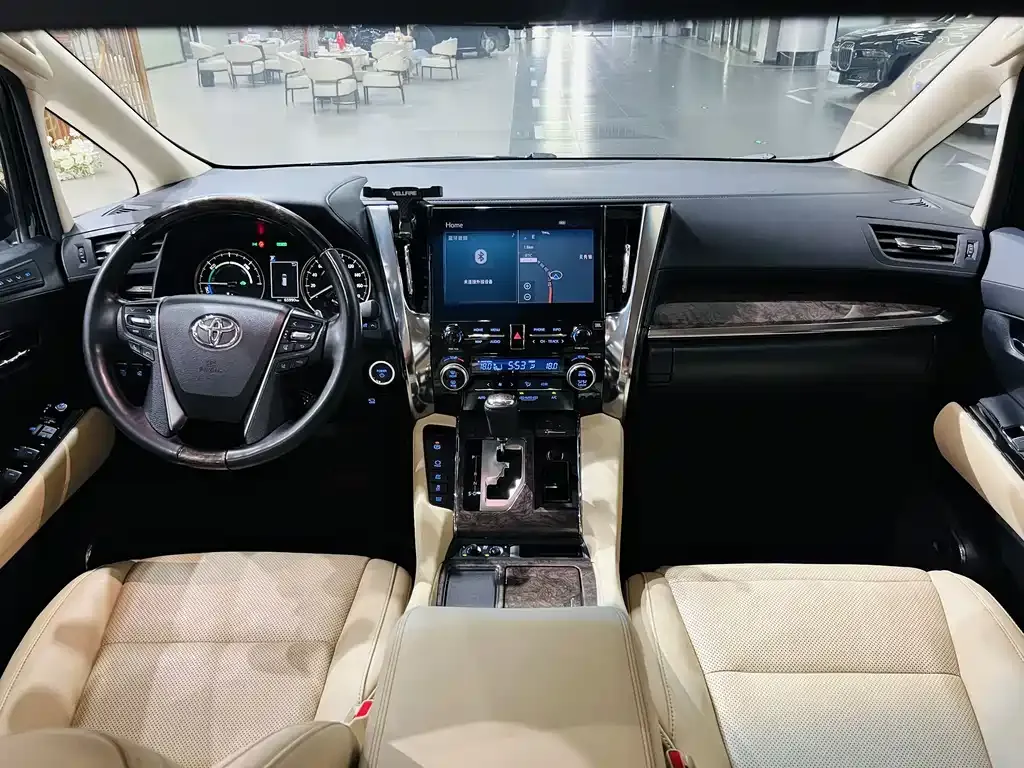 Toyota Alphard — фото 8