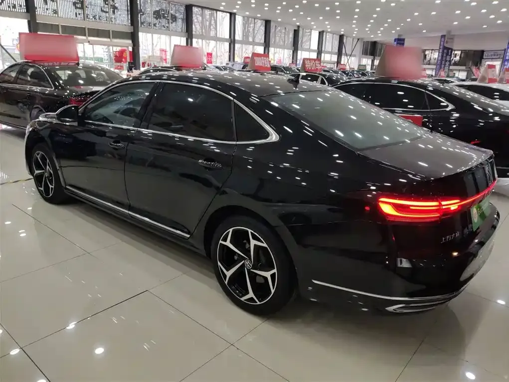 Volkswagen Passat — фото 10