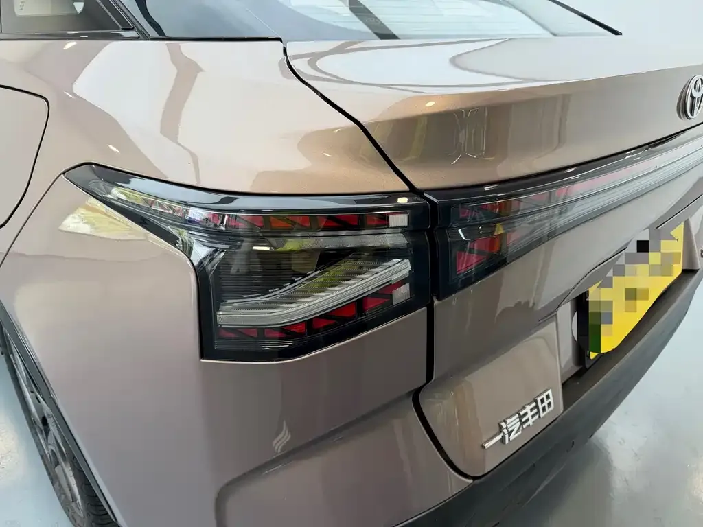 Toyota bZ3 2023 из CN, фото 4