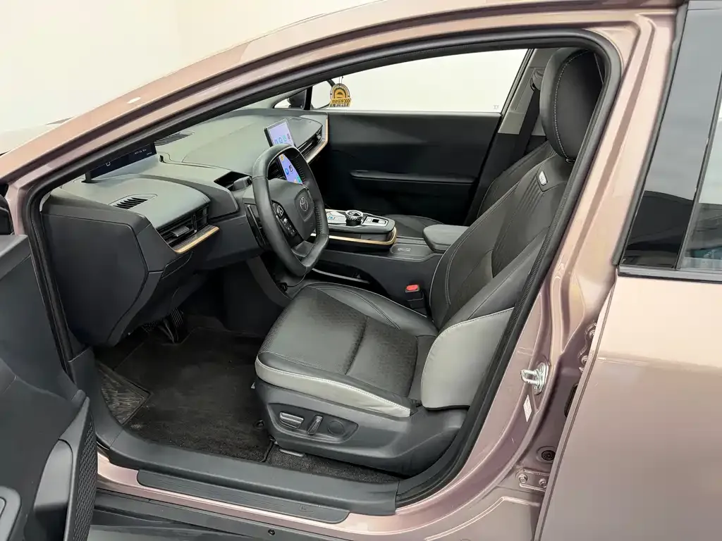 Toyota bZ3 2023 из CN, фото 10