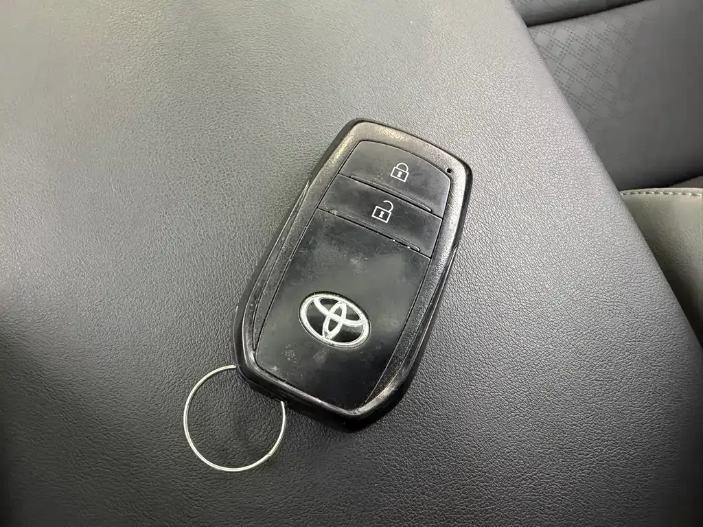 Toyota bZ3 2023 из CN, фото 8