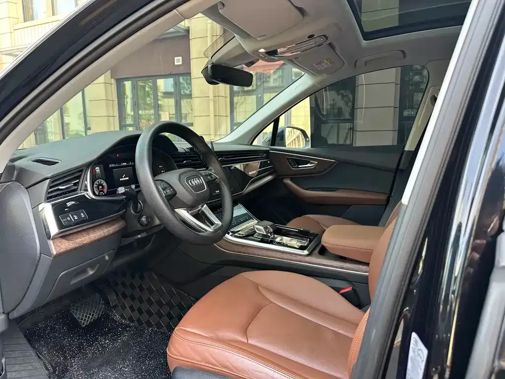 Audi Q7 2021 из CN, фото 6