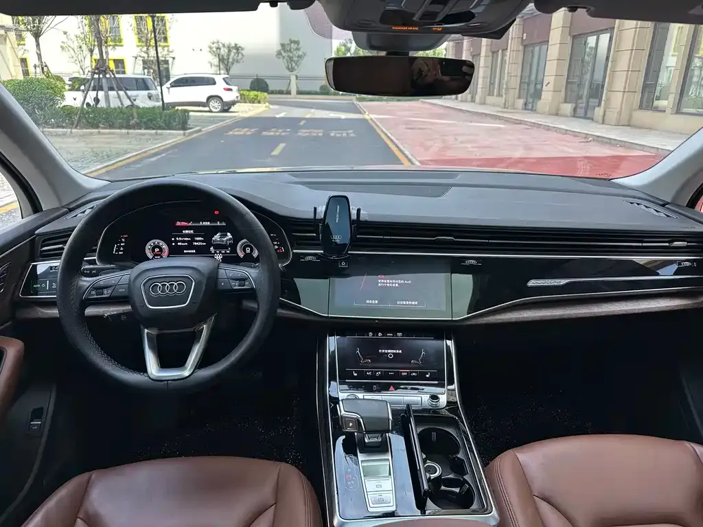 Audi Q7 2021 из CN, фото 3