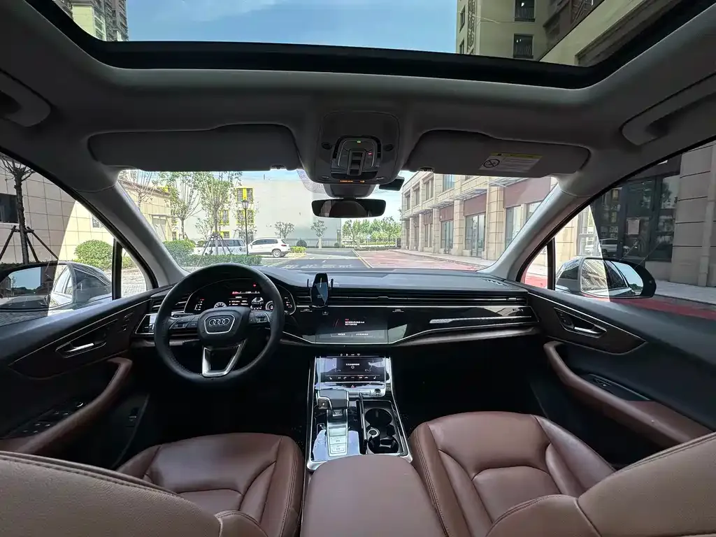 Audi Q7 2021 из CN, фото 2