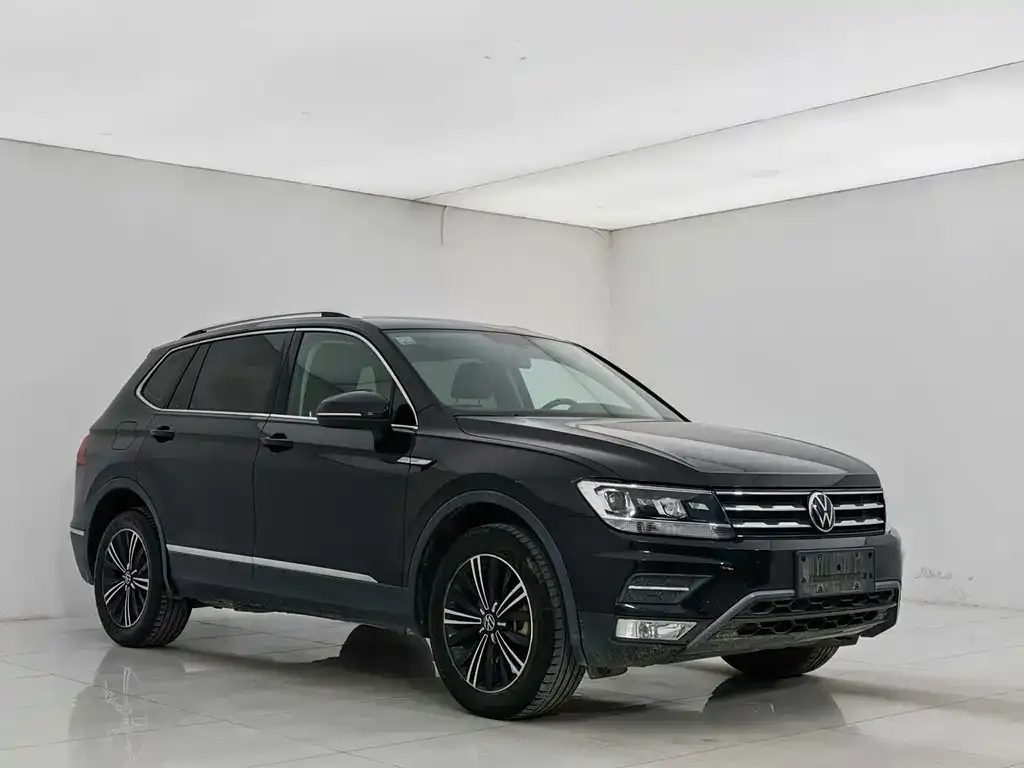 Volkswagen Tiguan L — фото 7