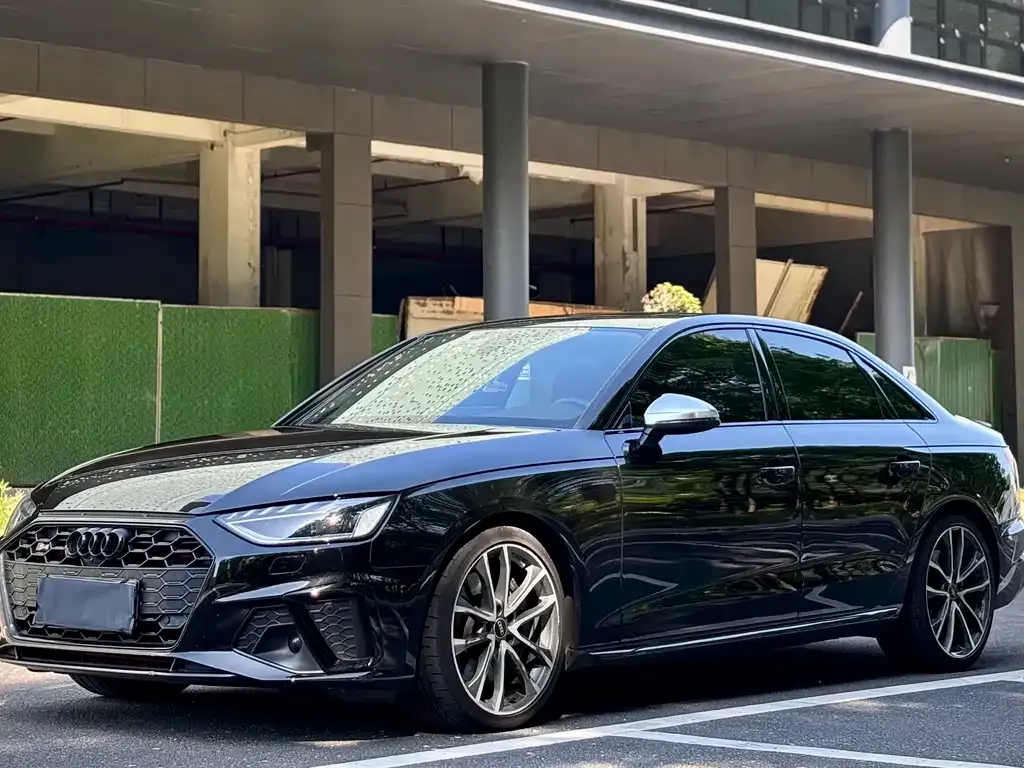Audi S4 — фото 1