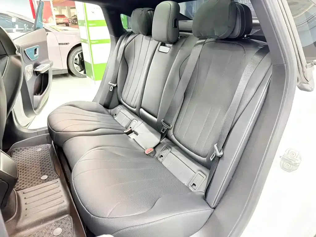 Mercedes-Benz EQE 2023 из CN, фото 4