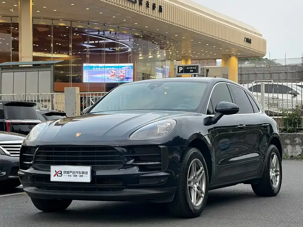 Porsche Macan — фото 1
