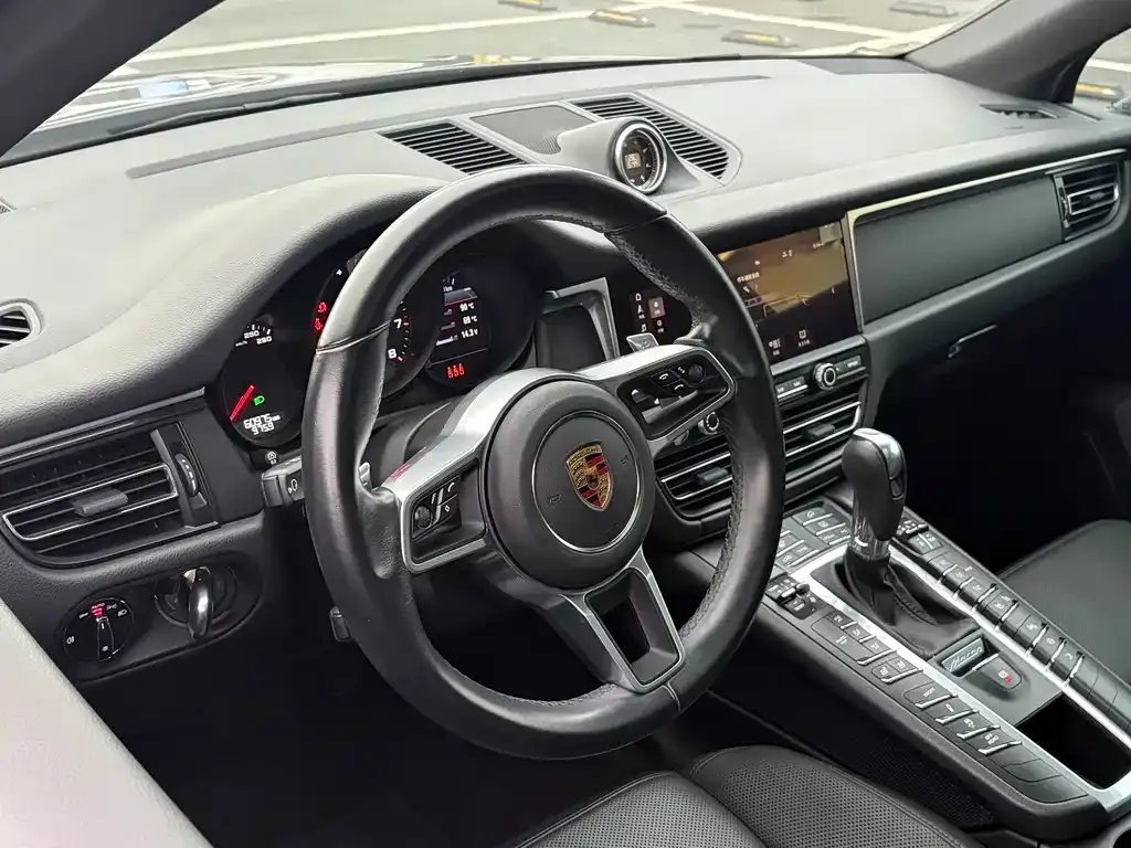 Porsche Macan — фото 7