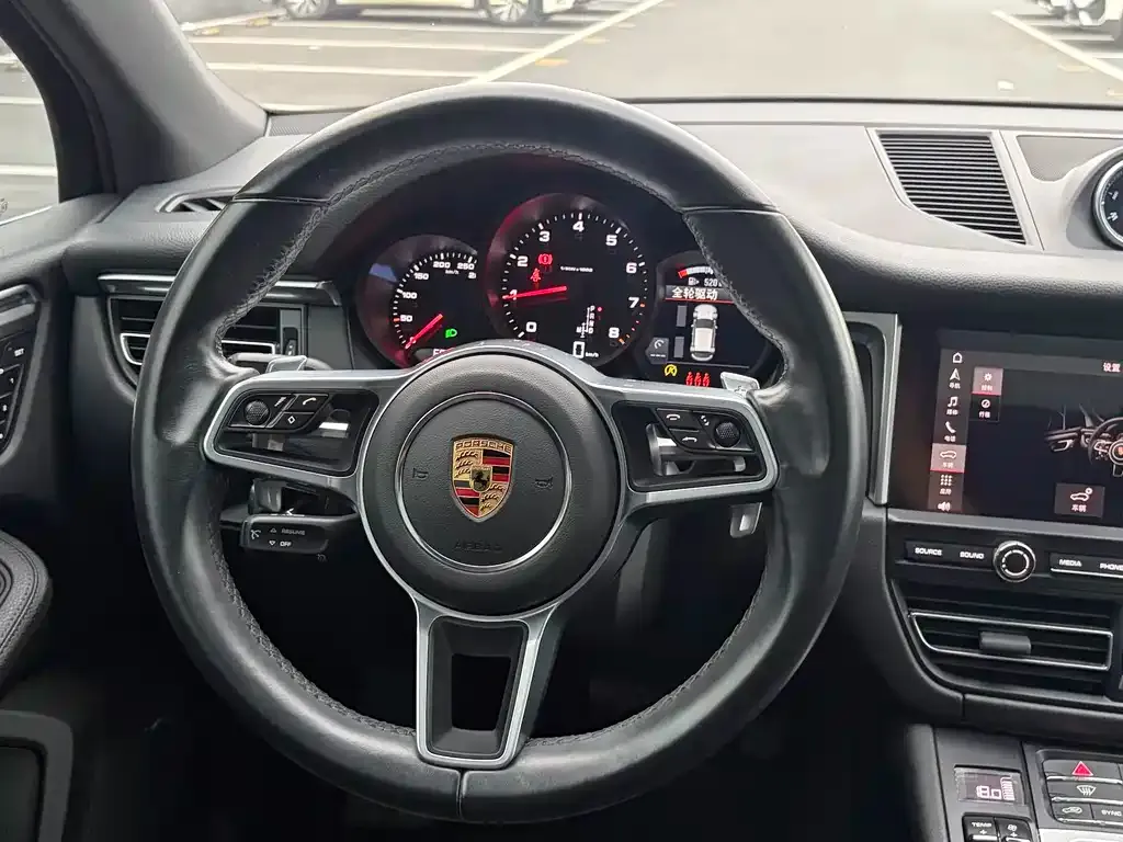 Porsche Macan — фото 6