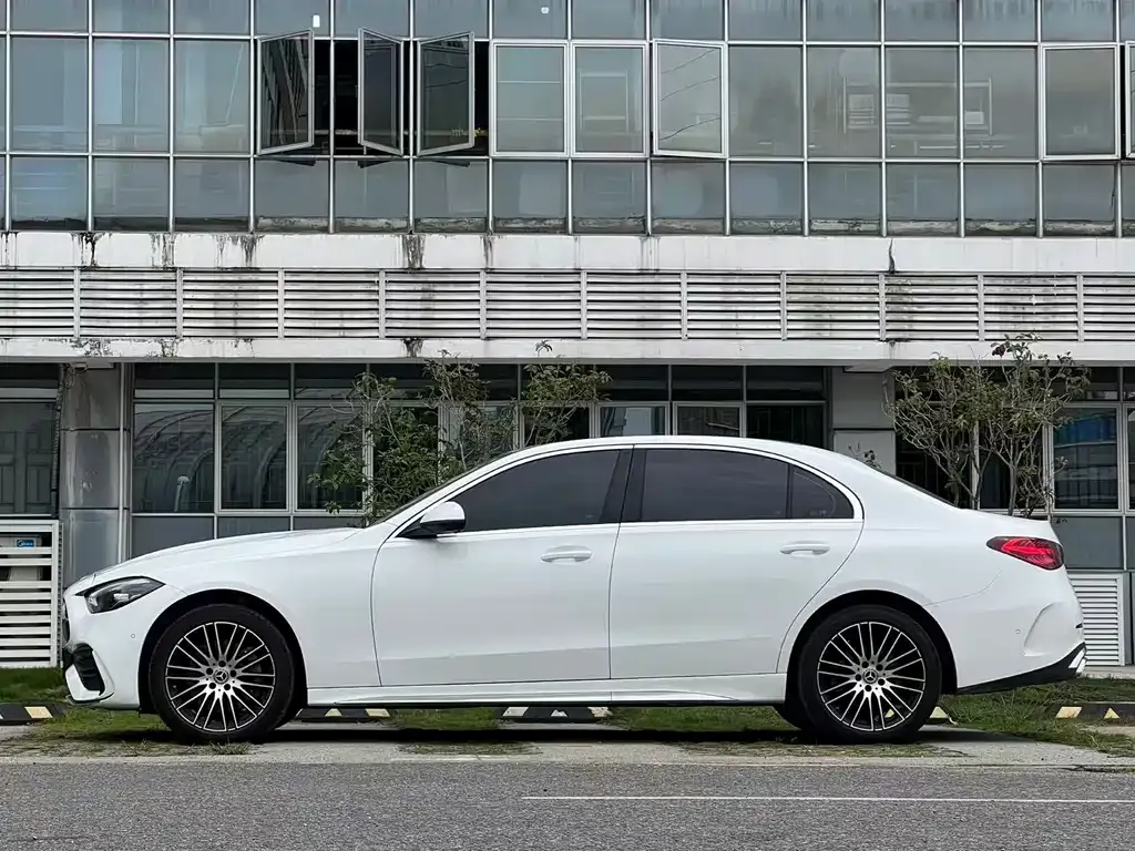Mercedes-Benz C-Class — фото 10