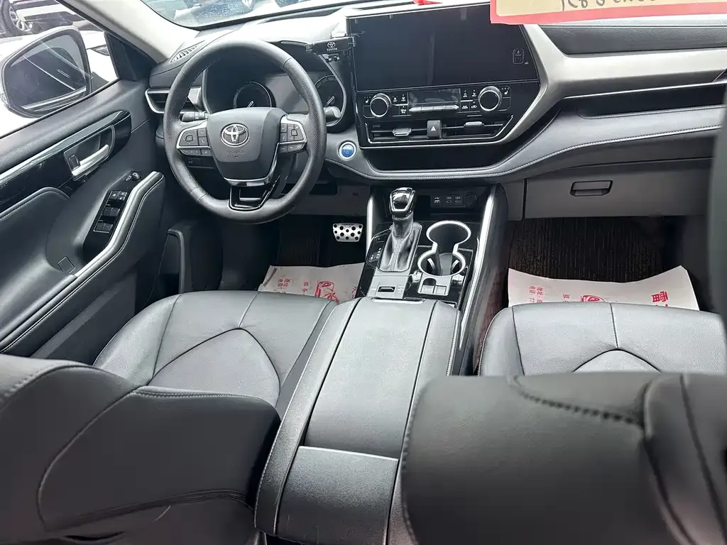 Toyota Highlander — фото 10