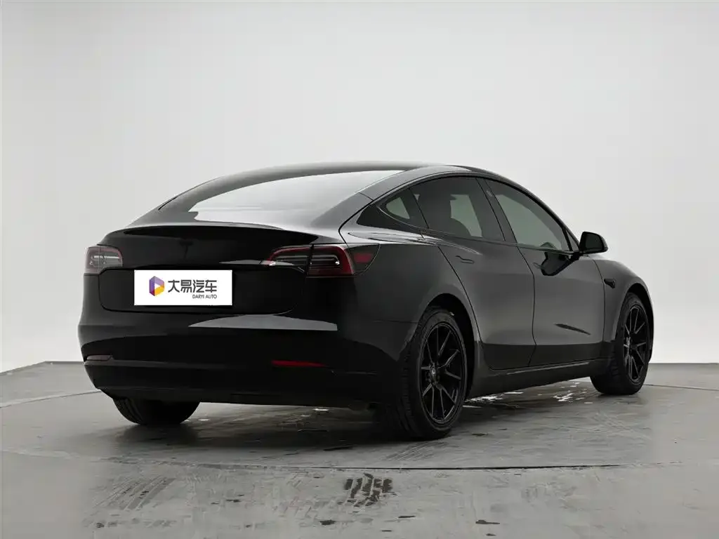 Tesla Model 3 — фото 3