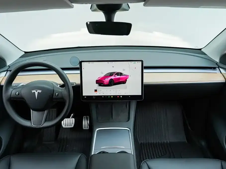 Tesla Model Y — фото 3