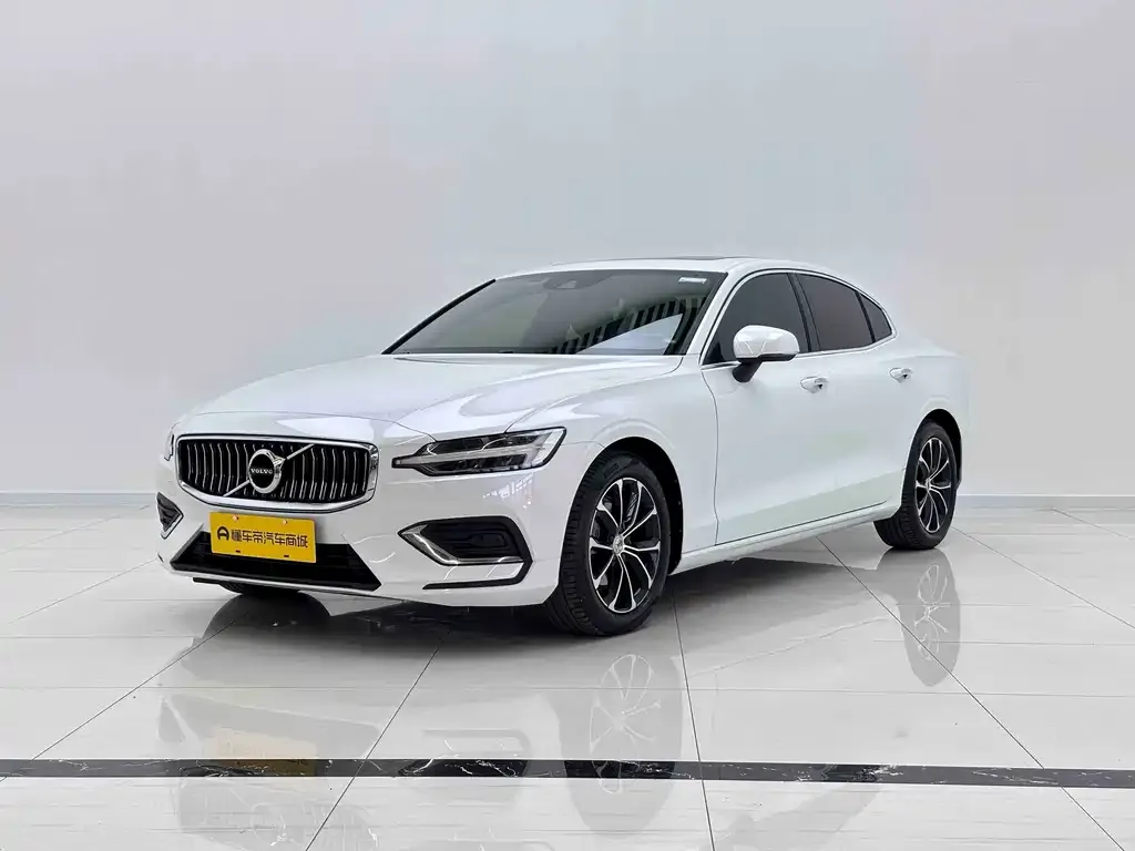 Volvo S60 — фото 1
