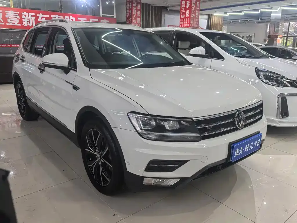Volkswagen Tiguan L — фото 3