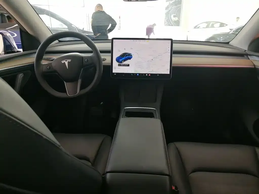 Tesla Model Y — фото 2
