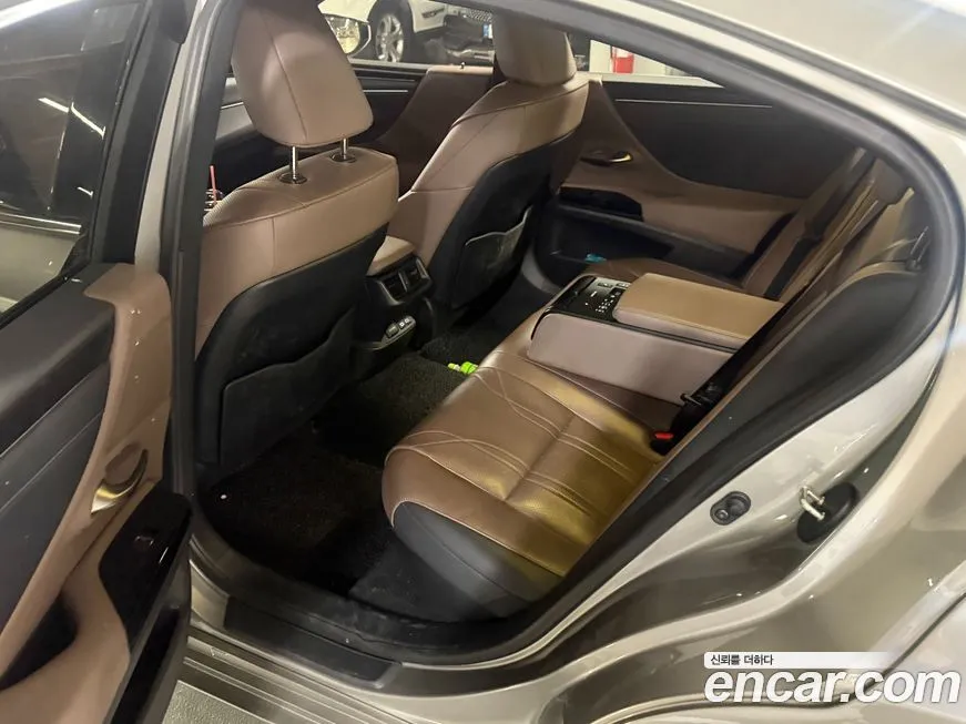 Lexus ES 2023 из KR, фото 3