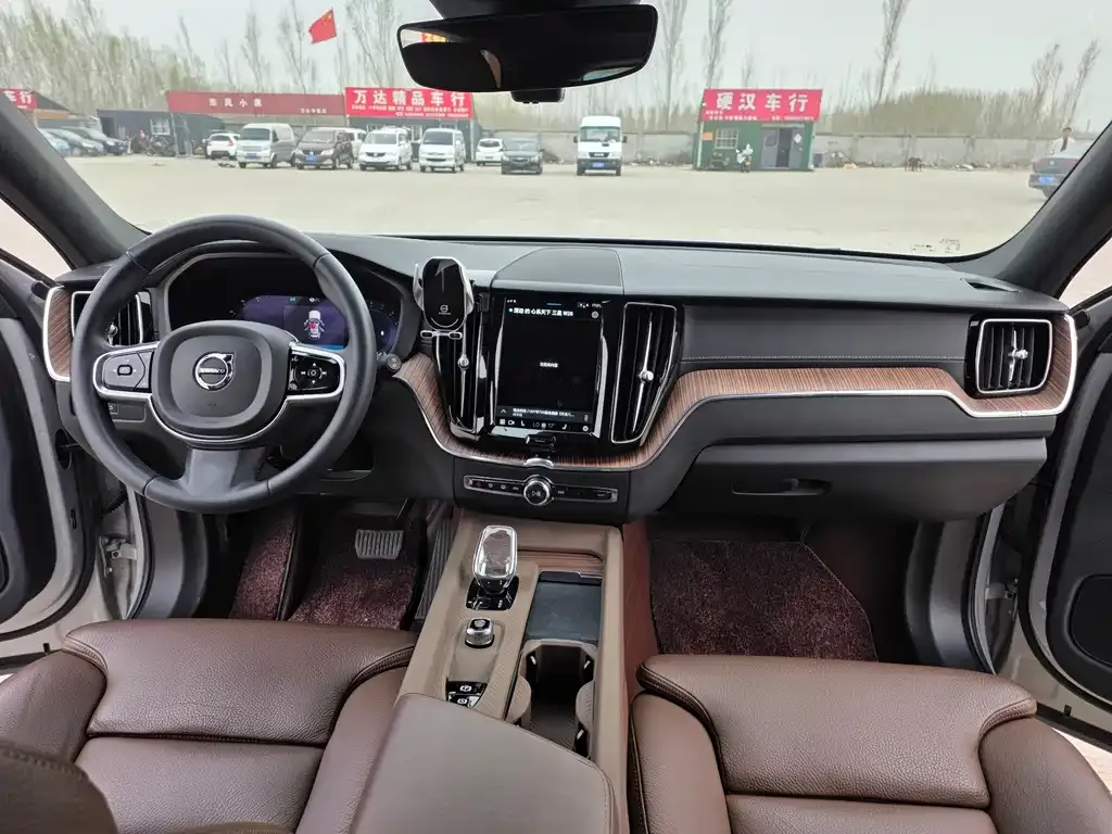 Volvo XC60 2022 из CN, фото 5