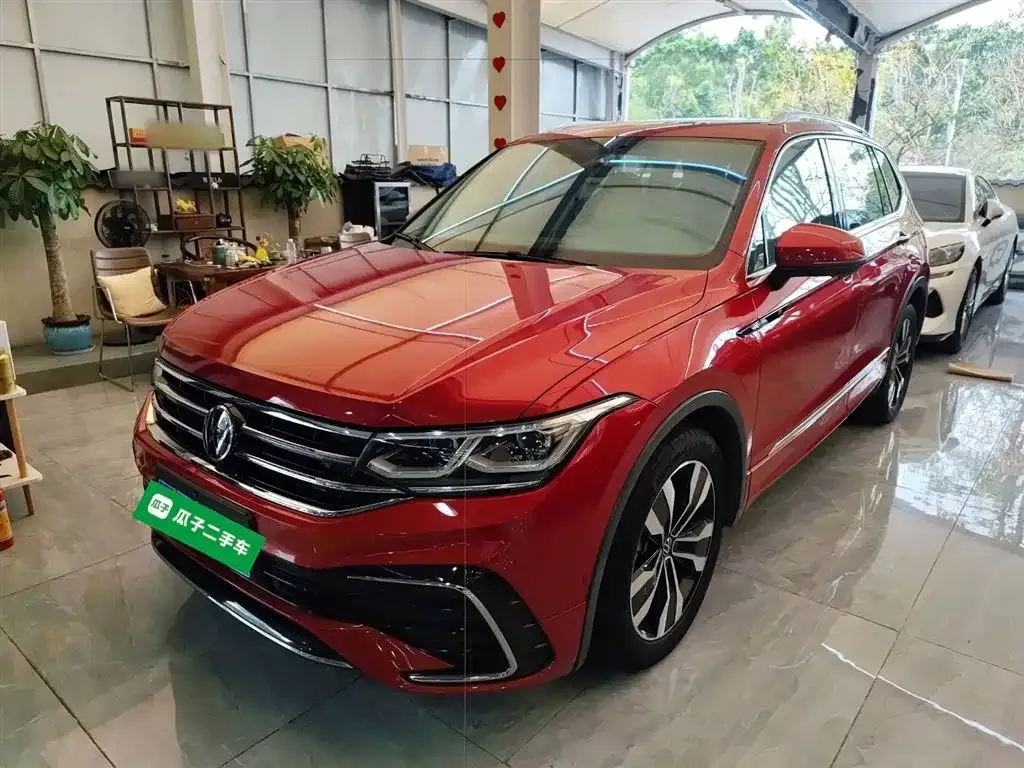 Volkswagen Tiguan L — фото 6