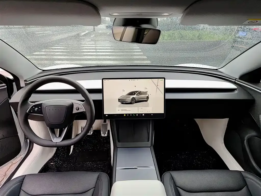 Tesla Model 3 — фото 7