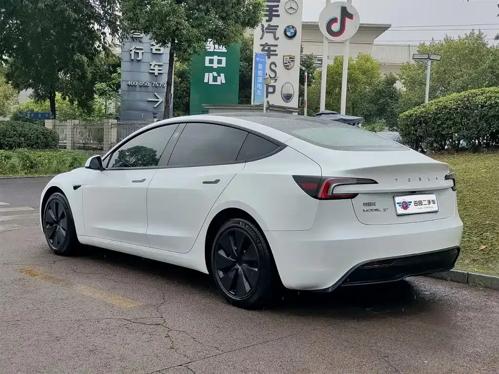 Tesla Model 3 — фото 9