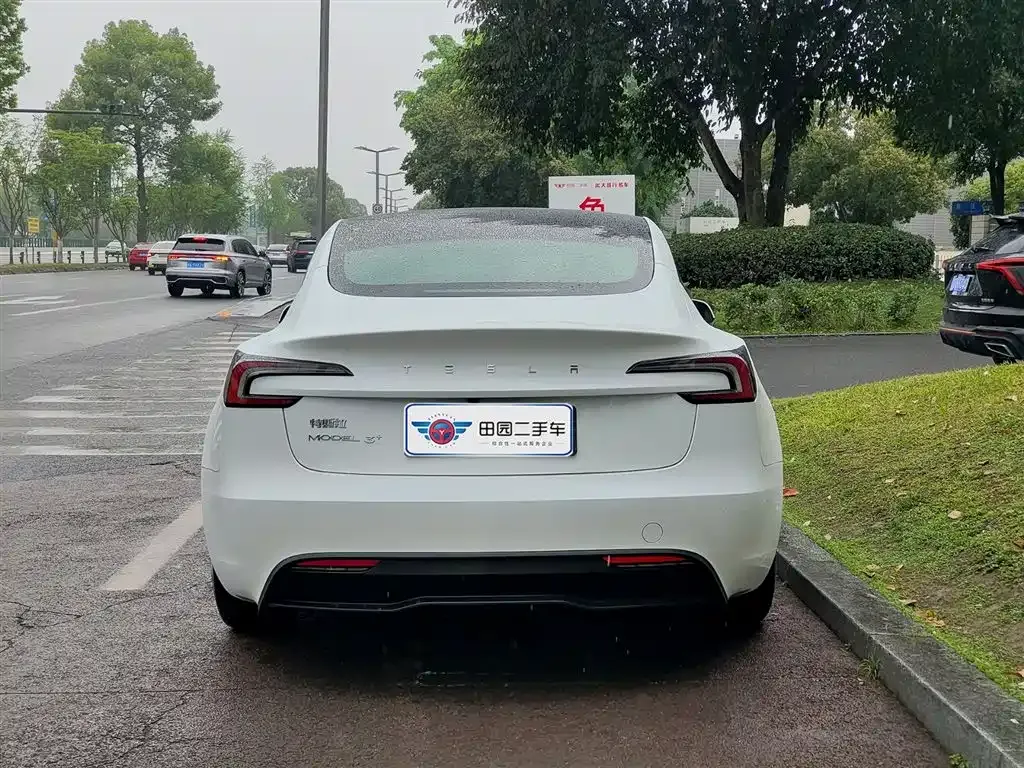 Tesla Model 3 — фото 4