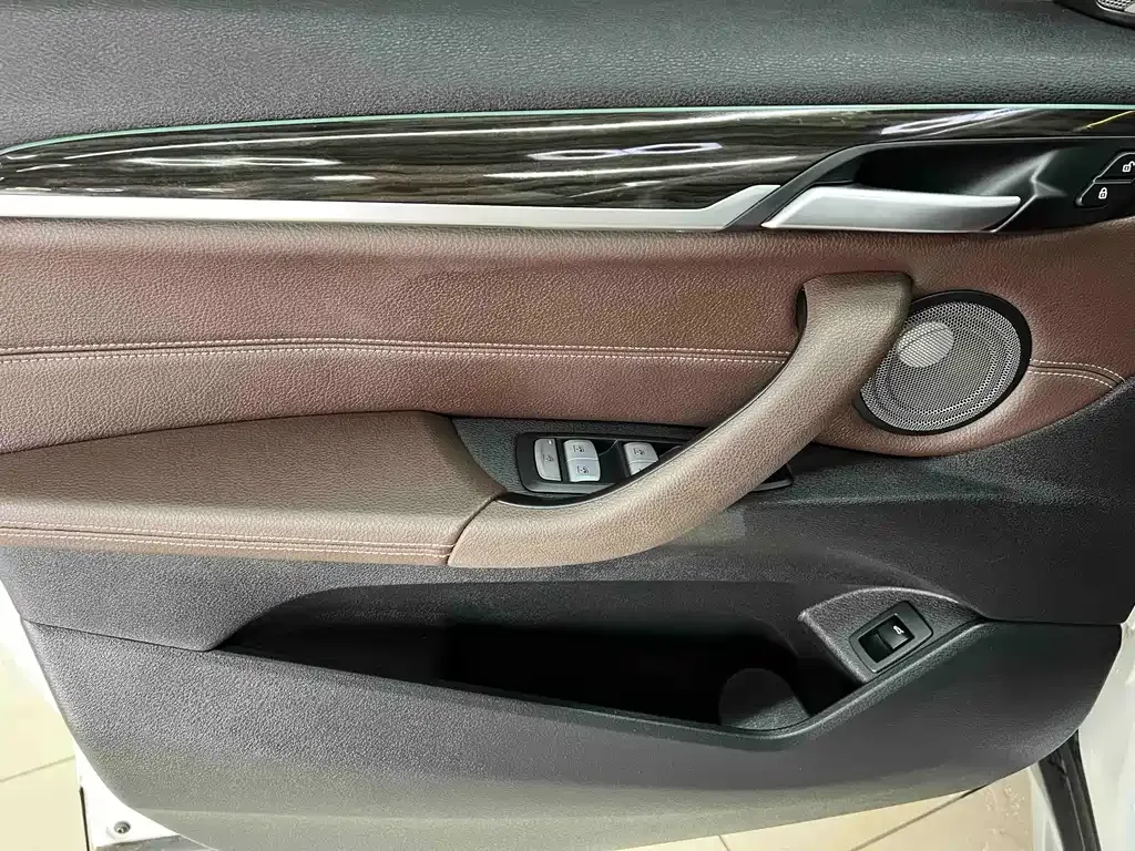 BMW X1 — фото 10
